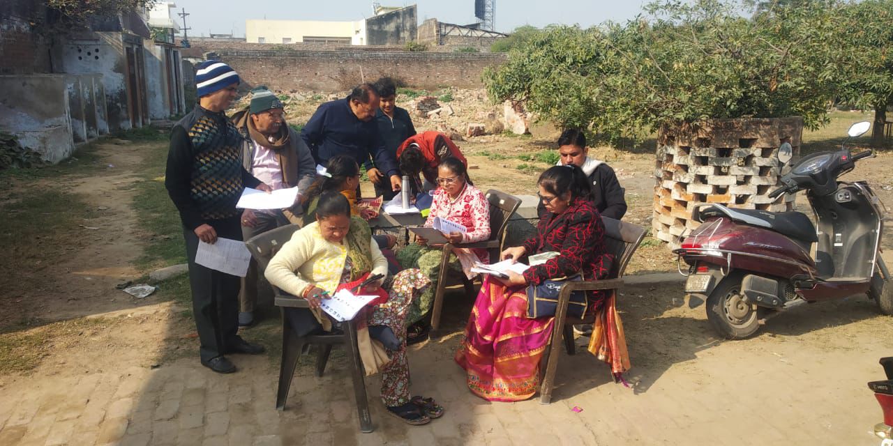 फिरोजाबाद में विशेष पुनरीक्षण अभियान: सभी बूथों पर मतदाता सूची का पाठ, नागरिकों से नाम सत्यापन की अपील
